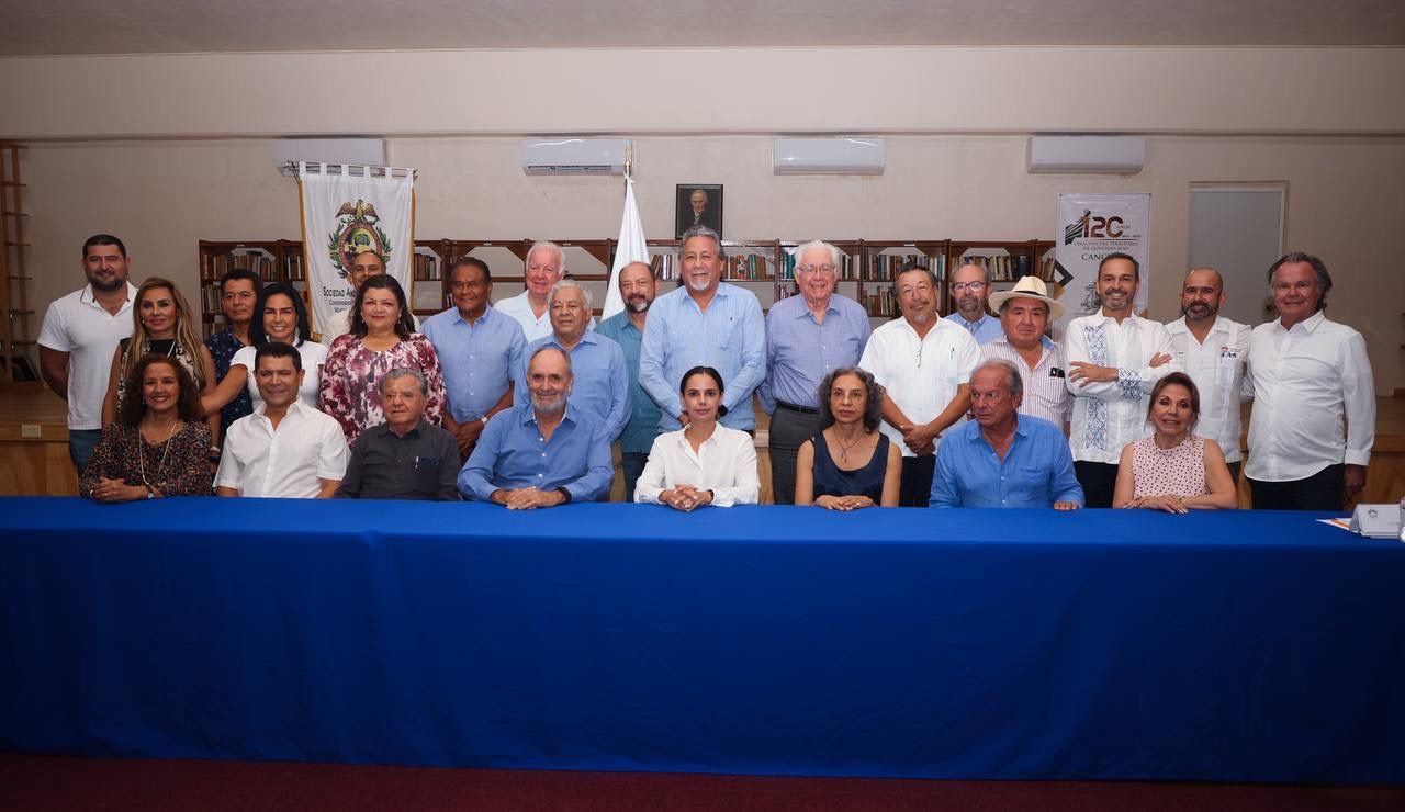 Firma Ana Patricia Peralta convenio para crear "Archivo Histórico de Cancún"