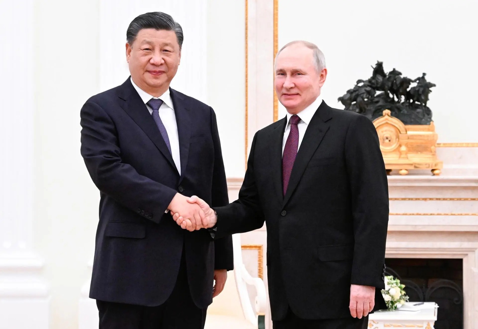 Putin y Xi inician negociaciones en el Kremlin