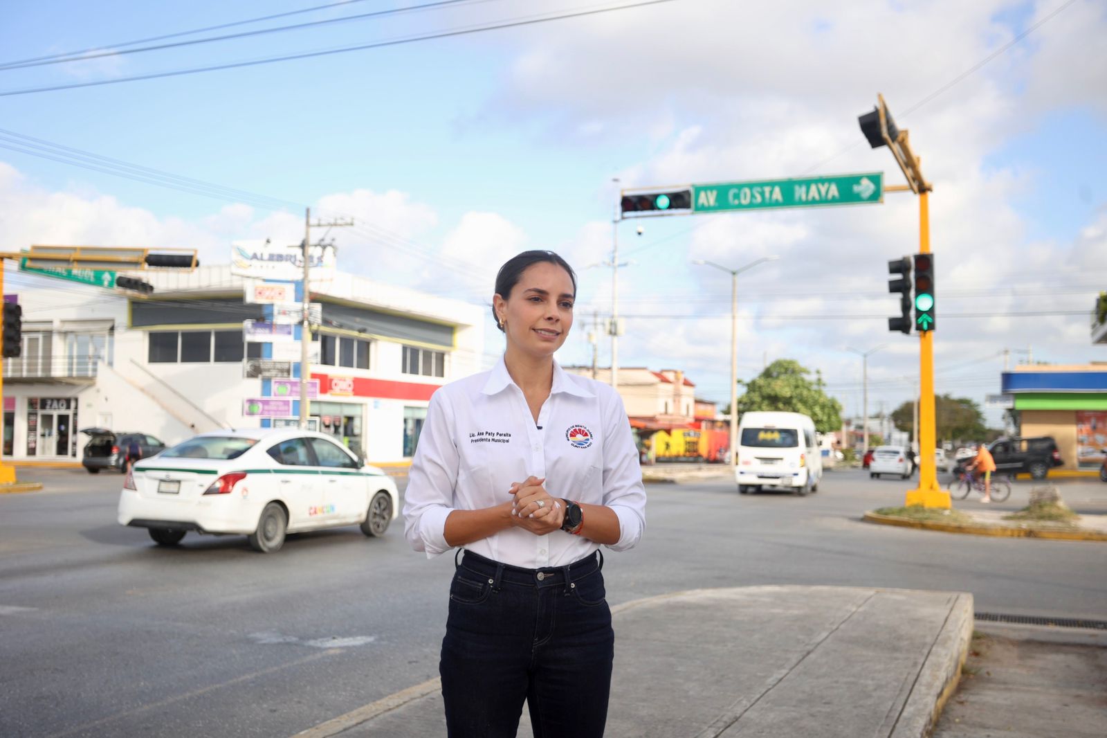 Modernizan avenidas y semáforos en Cancún