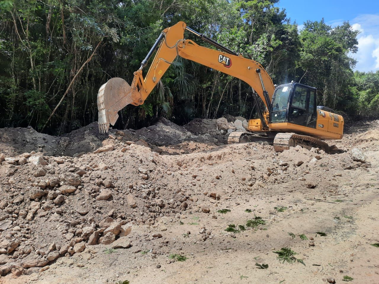 Invierte Quintana Roo más de 32 MDP en caminos sacacosechas de comunidades rurales de Bacalar y Othón P. Blanco