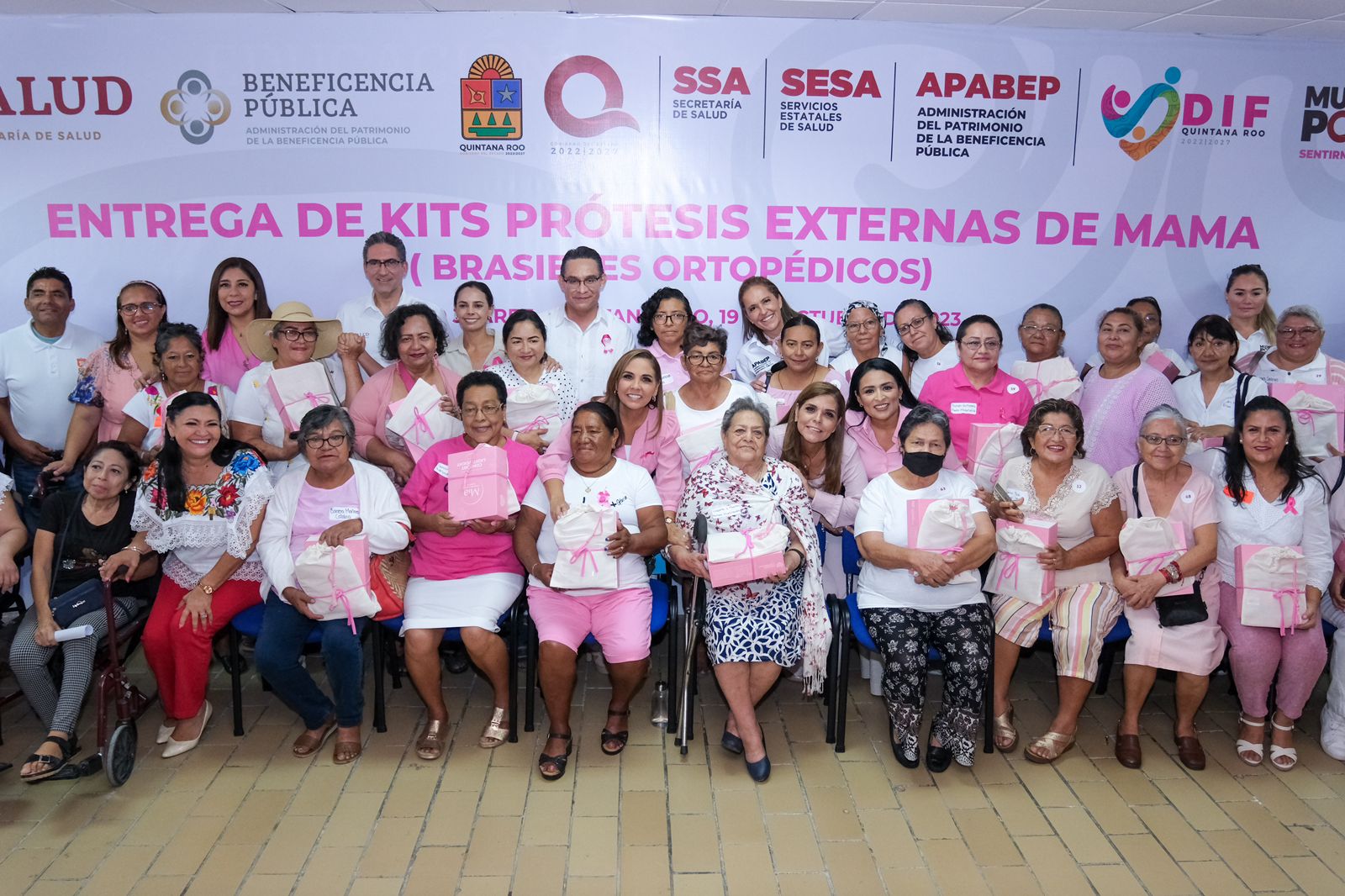 Entregan prótesis a 364 mujeres sobrevivientes de cáncer de mama