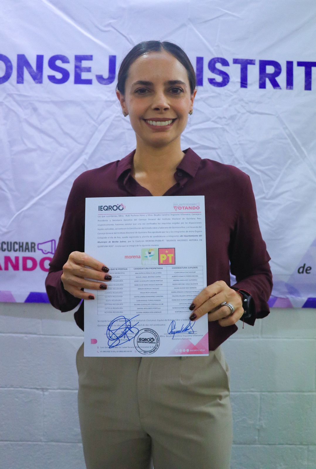 Recibe Ana Paty Peralta constancia de candidata a la Presidencia de Cancún