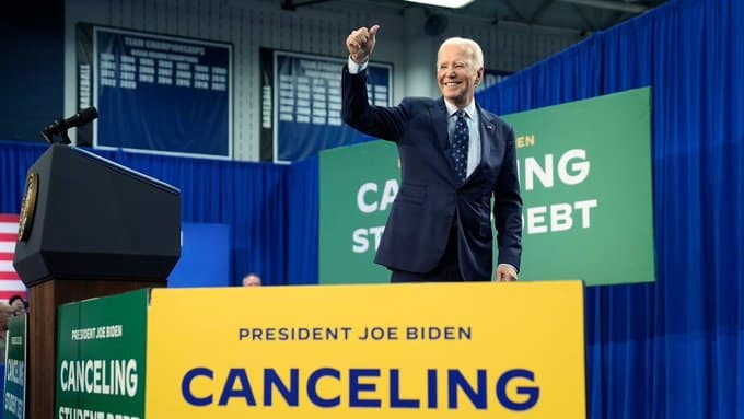 Joe Biden anuncia la cancelación de 7 mil 4 mdd en deuda estudiantil