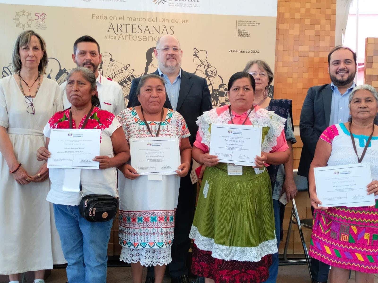 Artesana de Kopchén representa a México en el Premio Iberoamericano de Artesanías
